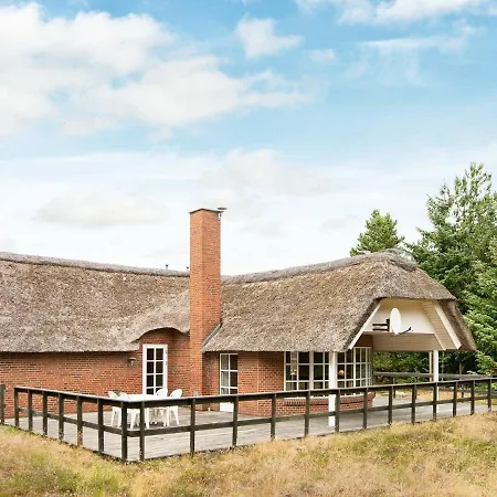 Three-bedroom Holiday In Rømø 6 Feriehus *